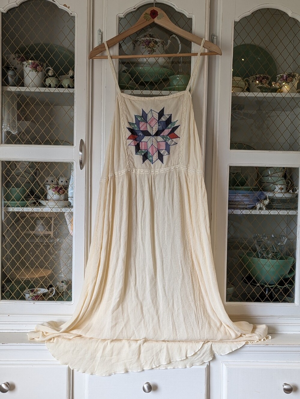 ⭐ UO Alina Embroidered Patchwork Quilted Star Cream Boho Embroidered Maxi Dress - Picture 8 of 16